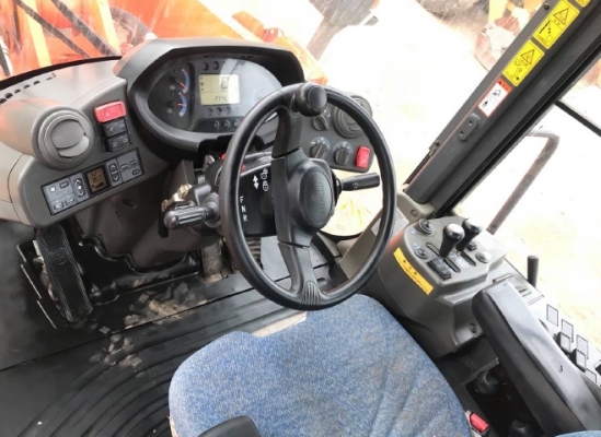 ขายรถตักล้อยาง HITACHI ZW250 (เทียบเท่าWA430-6) รถนอกนำเข้าเองจากญี่ปุ่น สภาพสวยพร้อมใช้งาน มีVDOการทำงานครับ ขายรถตักล้อยาง HITACHI ZW250 (เทียบเท่าWA430-6) รถนอกนำเข้าเองจากญี่ปุ่น สภาพสวยพร้อมใช้งาน มีVDOการทำงานครับ