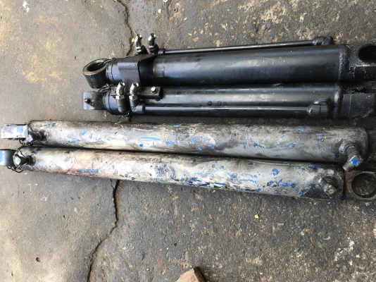 ขายกะบอกไฮดรอลิก แกน โต 45 มิล ยาว 60 Cm ขายกะบอกไฮดรอลิก แกน โต 45 มิล ยาว 60 Cm