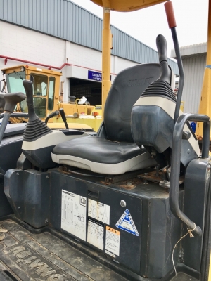 Komatsu PC40MR-2 * มีลายหัวเจาะ นำเข้าจากญี่ปุ่น โทร. 080-6565422 (หนิง)