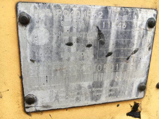Komatsu PC40MR-2 * มีลายหัวเจาะ นำเข้าจากญี่ปุ่น โทร. 080-6565422 (หนิง)