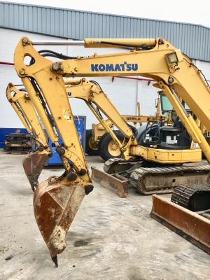 Komatsu PC40MR-2 * มีลายหัวเจาะ นำเข้าจากญี่ปุ่น โทร. 080-6565422 (หนิง)
