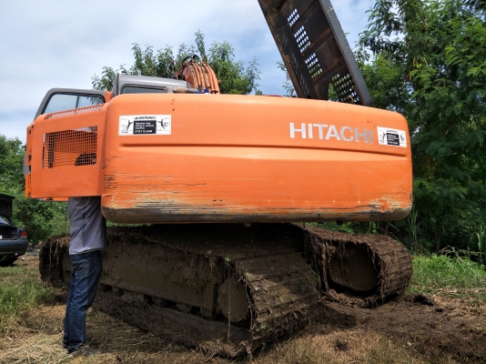 ขายรถแบคโฮ  hitachi  ZX  200-1