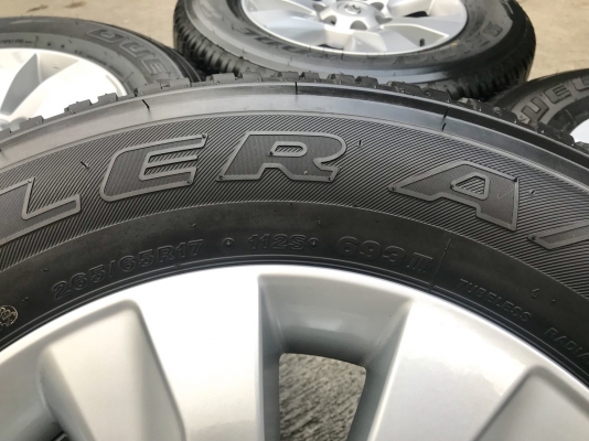 ล้อแม็กป้ายแดง Toyota Revo ขอบ17 พร้อมยางป้ายแดง 265-65-17 Bridgestone ปี 18 ตุ่มเด้ง เสันสีชัด