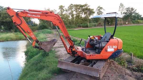 ฮิตาชิ ex 30 ระบบดีเครื่องดีปั๊มแรงเอวแน่นทำงานไว โซ่ช่วงล่างใหม่ มีลายหัวเจาะ