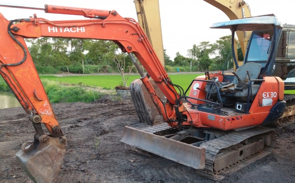 ฮิตาชิ ex 30 ระบบดีเครื่องดีปั๊มแรงเอวแน่นทำงานไว โซ่ช่วงล่างใหม่ มีลายหัวเจาะ