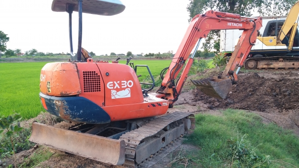 ฮิตาชิ ex 30 ระบบดีเครื่องดีปั๊มแรงเอวแน่นทำงานไว โซ่ช่วงล่างใหม่ มีลายหัวเจาะ