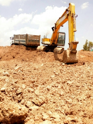 รถขุด KOBELCO SK200 MARK3 เล่มทะเบียน ตัวเดินฝั่งหนึ่งต้องซ่อม เครื่องปั้มเดิมแรงดี ราคา 435,000 อยู่ภาคอีสาน สนใจ 0835601591