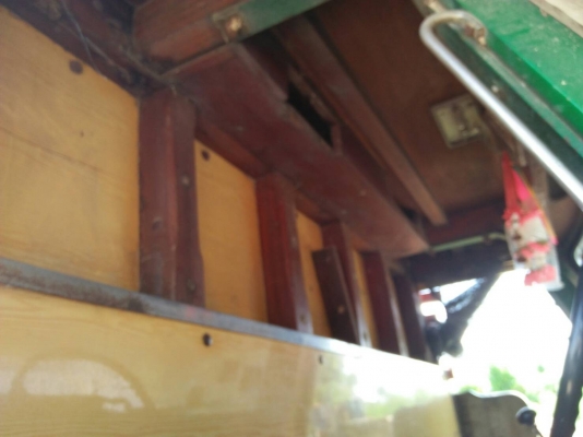 ขาย ISUZU หน้ายาว สองเพลา เครื่อง 175 แรง กระบะไม้