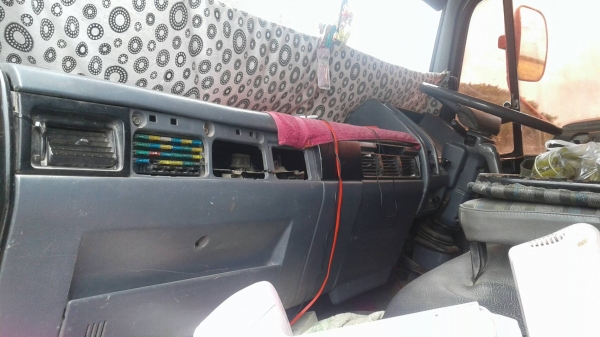 ขาย HINO 3H สองเพลาดั๊ม กระบะเนียม รถปี 38