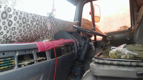 ขาย HINO 3H สองเพลาดั๊ม กระบะเนียม รถปี 38