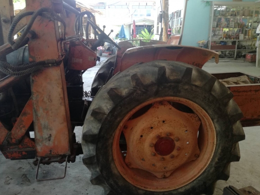 รถตักพร้อมใช้งาน