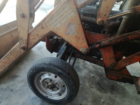 รถตักพร้อมใช้งาน