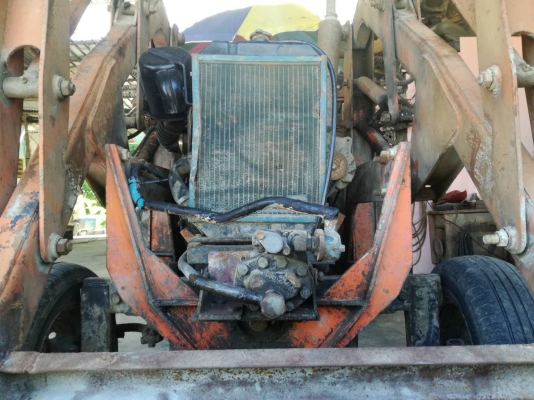 รถตักพร้อมใช้งาน