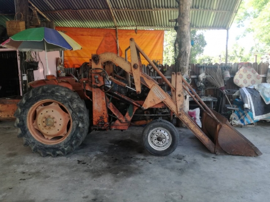 รถตักพร้อมใช้งาน