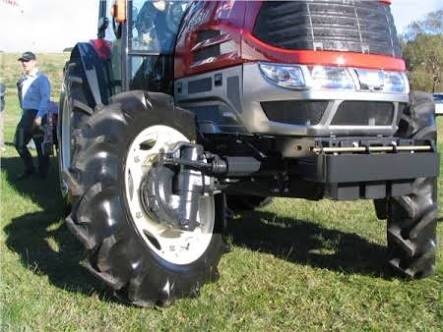 Yanmar 68 แรงพร้อมใบมีดดันดินหน้า