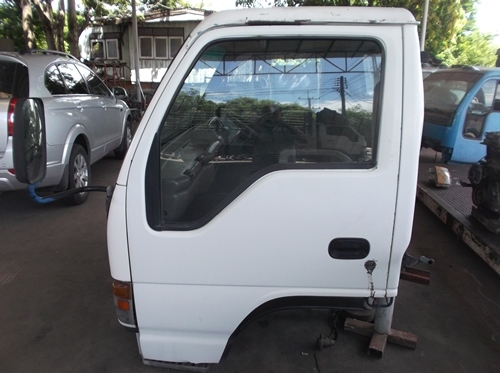 ขายหัว NPR 120 แรง  24V  อุปกรณ์ครบ  หัวนอกติดแชสซี