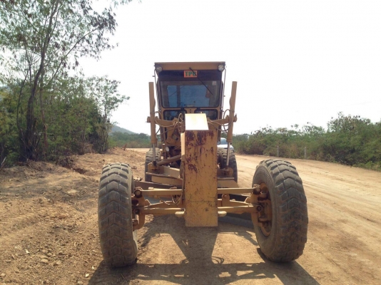 รถเกรด CAT 140G S/N 72V10196