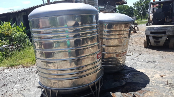 ถังน้ำสแตนเลสขนาด 1600 ลิตรตราเพชรมือสองสวยๆ ถังน้ำสแตนเลสขนาด 1600 ลิตรตราเพชรมือสองสวยๆ