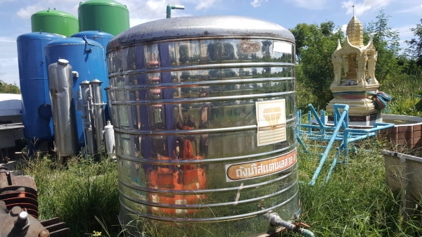 ถังน้ำสแตนเลสขนาด 1600 ลิตรตราเพชรมือสองสวยๆ ถังน้ำสแตนเลสขนาด 1600 ลิตรตราเพชรมือสองสวยๆ