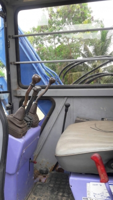 รถขุด ยี่ห้อ AIRMAN รุ่น AX30UR คอนโทรนน้ำมัน/ปั๊มนิ้ว / หัวเก๋ง/ใบมีด สินค้าเก่านอกยังไม่เคยใช้งานในไทย รถขุด ยี่ห้อ AIRMAN รุ่น AX30UR คอนโทรนน้ำมัน/ปั๊มนิ้ว / หัวเก๋ง/ใบมีด สินค้าเก่านอกยังไม่เคยใช้งานในไทย