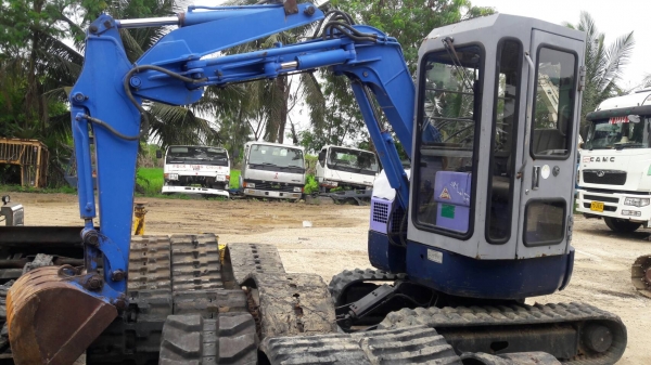 รถขุด ยี่ห้อ AIRMAN รุ่น AX30UR คอนโทรนน้ำมัน/ปั๊มนิ้ว / หัวเก๋ง/ใบมีด สินค้าเก่านอกยังไม่เคยใช้งานในไทย รถขุด ยี่ห้อ AIRMAN รุ่น AX30UR คอนโทรนน้ำมัน/ปั๊มนิ้ว / หัวเก๋ง/ใบมีด สินค้าเก่านอกยังไม่เคยใช้งานในไทย