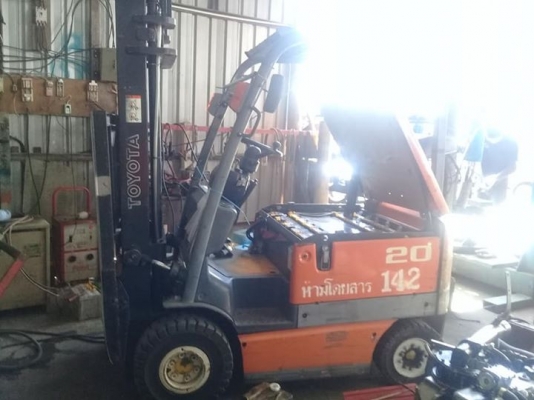 ขายรถยกมือสองตามสภาพ