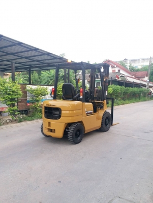 ขายรถยกโฟร์คลิฟท์ดีเซลมิตซูบิชิ 2.5 ตัน เสายกสูง5 เมตรเข้าตู้
