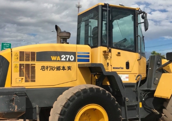 ขายรถตักล้อยาง KOMATSU WA270-5 รถนอกนำเข้าเองจากญี่ปุ่น สภาพสวยพร้อมใช้งาน มีVDOการทำงานครับ