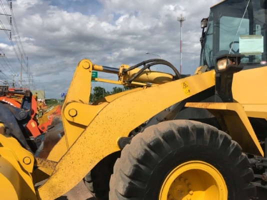 ขายรถตักล้อยาง KOMATSU WA270-5 รถนอกนำเข้าเองจากญี่ปุ่น สภาพสวยพร้อมใช้งาน มีVDOการทำงานครับ