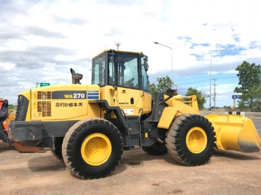 ขายรถตักล้อยาง KOMATSU WA270-5 รถนอกนำเข้าเองจากญี่ปุ่น สภาพสวยพร้อมใช้งาน มีVDOการทำงานครับ