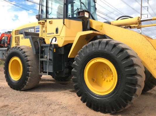 ขายรถตักล้อยาง KOMATSU WA270-5 รถนอกนำเข้าเองจากญี่ปุ่น สภาพสวยพร้อมใช้งาน มีVDOการทำงานครับ