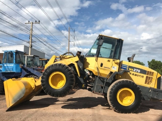 ขายรถตักล้อยาง KOMATSU WA270-5 รถนอกนำเข้าเองจากญี่ปุ่น สภาพสวยพร้อมใช้งาน มีVDOการทำงานครับ