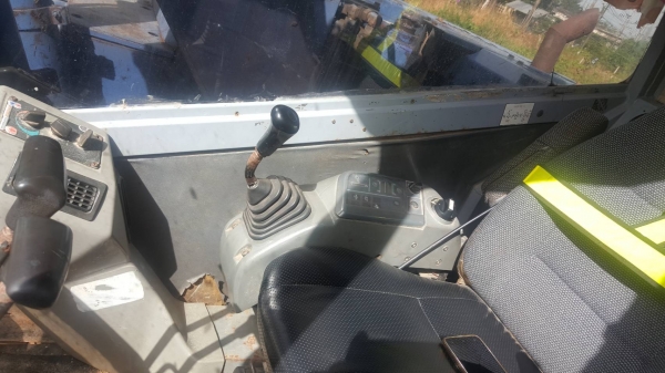 ขายรถแม็คโคร PC128US-2 สนใจติดต่อคุณรัตนศักดิ์ 081-7621704