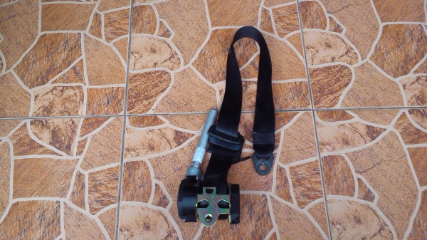 สายเบลท์ หน้าข้างขวา Mercedes Benz W210 W124 C200 ปี1998