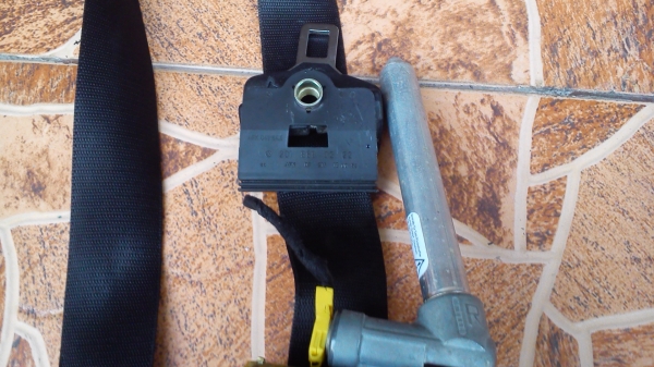 สายเบลท์ หน้าข้างขวา Mercedes Benz W210 W124 C200 ปี1998