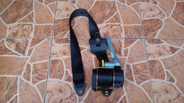 สายเบลท์ หน้าข้างขวา Mercedes Benz W210 W124 C200 ปี1998