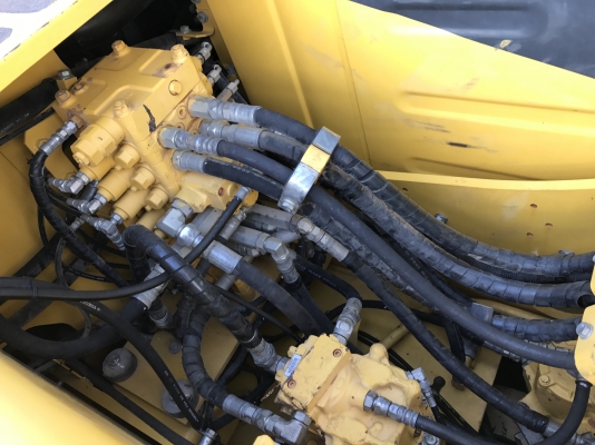 ขาย KOMATSU PC130-8 สวยๆ พร้อมใช้งาน 4000 ชั่วโมง(PM7000ชม) ชมรถที่หน้างานได้ทุกวัน สนใจติดต่อโดยตรง 081-4283210