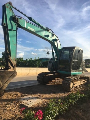 ขาย 970,000 KOBELCO sk 135 sr yy-03 ไฟฟ้าครบ เครื่องดี ปั้มแรง เอวแน่น ช่วงล่างเต็ม เอกสารอินวอยทร์ แอร์หนาว เอกสารอินวอยทร์ รถอยู่ สุพรรณบุรี 090-772-3710 090-772-3708