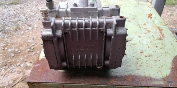 1,500 บ.ส่งถึงบ้านฟรี โทร 083-2000058 LINE ID: line832923 DIAPHRAGM VACUUM PUMP ปั๊มดูดสูญญากาศระบบแ