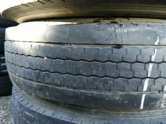 ขายยาง 825R16 มิชลิน ปี16 สวยๆ พร้อมยางในยางรอง จำนวน 5 เส้น ขาย6500 บาท