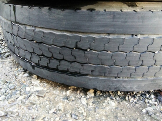 ขายยาง 825R16 มิชลิน ปี16 สวยๆ พร้อมยางในยางรอง จำนวน 5 เส้น ขาย6500 บาท