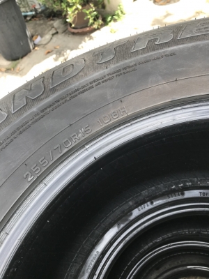 ยาง Dunlop 255 70 15 ปลายปี14 ยาง Dunlop 255 70 15 ปลายปี14