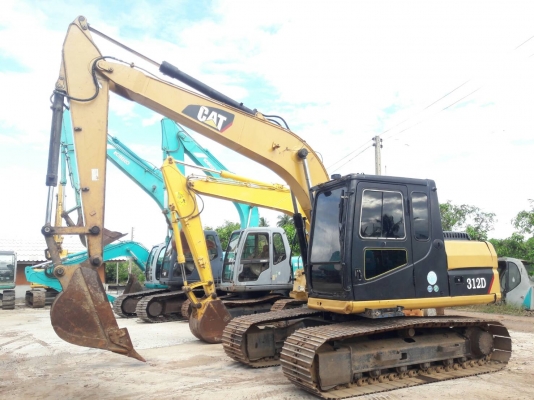 ขายจ้า. CATERPILLAR 312 V2  เก่าใน  สภาพดี  แทรคใหญ่ ใบ  70  เครื่องปั๊มดี เดิมๆๆ  ใช้งานมา 7,XXX  ชั่วโมง...เอกสารเล่มทะเบียน..พร้อมใช้  โทร 089-3818694  จ๊อย..