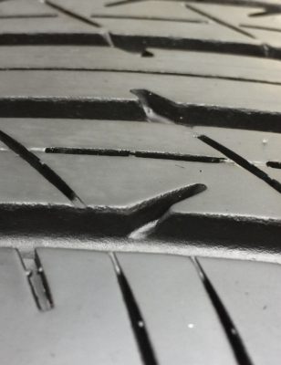 ยาง Bridgestone 215 60 16 ปี17 ดอกเต็ม ใช้ยาว ราคาไม่แพง