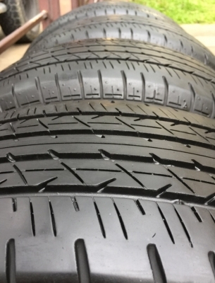 ยาง Bridgestone 215 60 16 ปี17 ดอกเต็ม ใช้ยาว ราคาไม่แพง