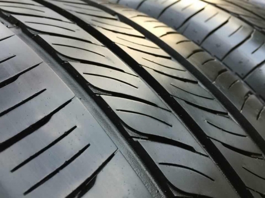 ยาง Dunlop 205 55 16 ปี17 ดอกเต็ม ไม่มีปะ เนื้อนิ่มๆ ใช้ยาว ราคาไม่แพง
