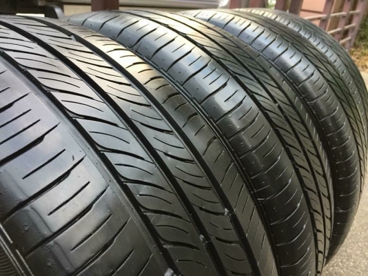 ยาง Dunlop 205 55 16 ปี17 ดอกเต็ม ไม่มีปะ เนื้อนิ่มๆ ใช้ยาว ราคาไม่แพง