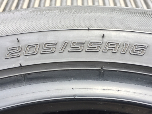 ยาง Dunlop 205 55 16 ปี17 ดอกเต็ม ไม่มีปะ เนื้อนิ่มๆ ใช้ยาว ราคาไม่แพง