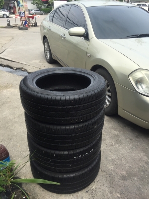 ยาง Dunlop 205 55 16 ปี17 ดอกเต็ม ไม่มีปะ เนื้อนิ่มๆ ใช้ยาว ราคาไม่แพง