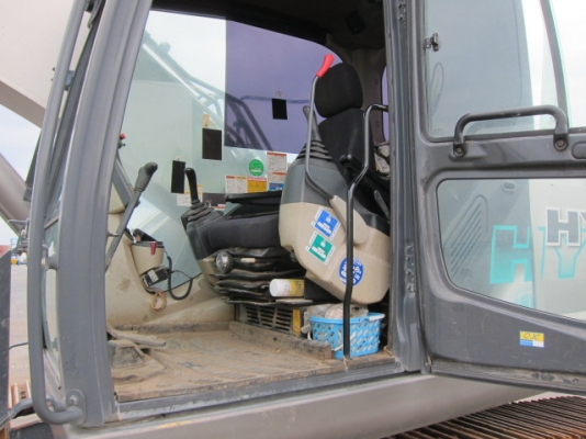 ขายรถขุด KOBELCO SK200H-9 นำเข้าจากญี่ปุ่น สนใจติดต่อ อำพล 090-9694506, 080-3031241